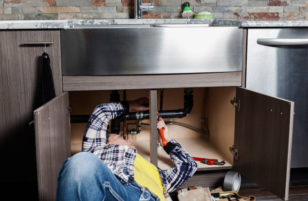 Best Clogged Drain Plumber  in White Cloud, MI